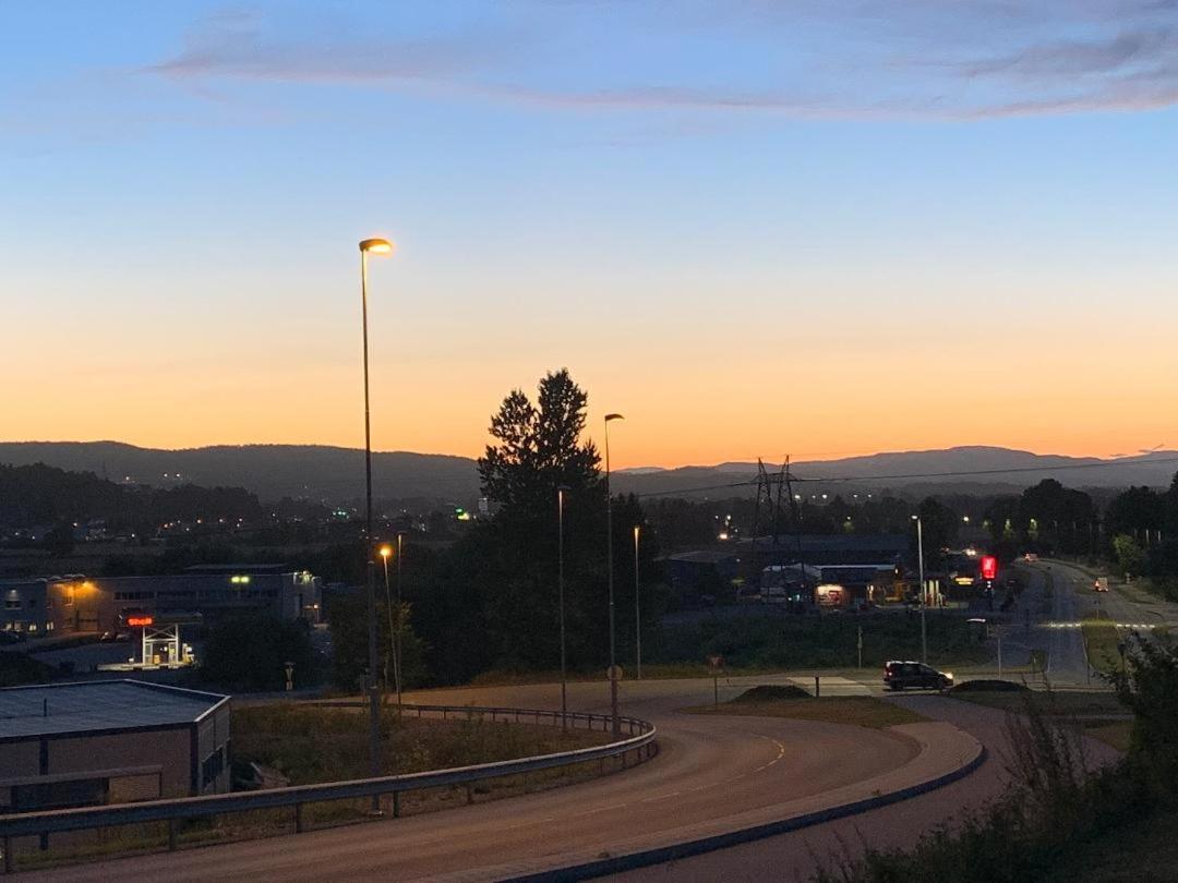 Trivelig Leilighet Gratis Parkering Pa Stedet! Lejlighed Porsgrunn Eksteriør billede